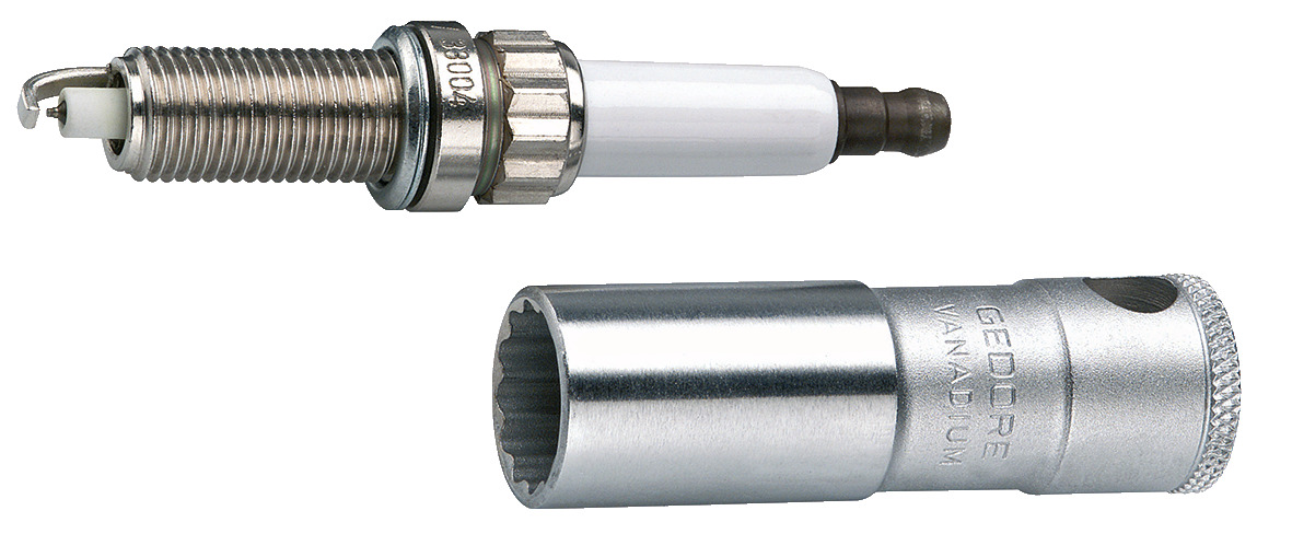 D 55 Spark plug socket 3/8